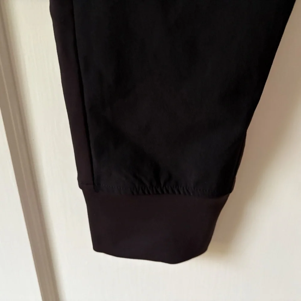 Athleta Headlands Hybrid Trek Jogger size 8 Tall